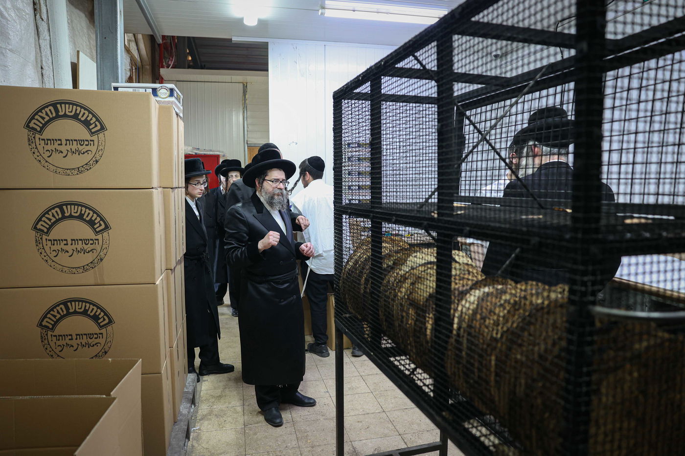 האדמו"ר מסקולען ירושלים באפיית מצות