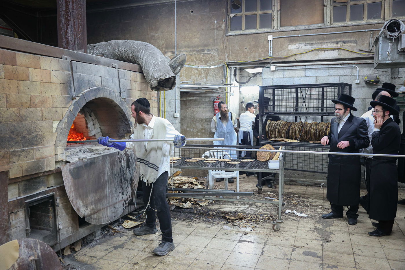 האדמו"ר מסקולען ירושלים באפיית מצות