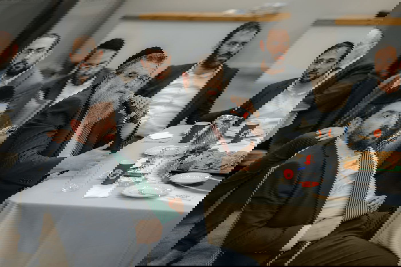 הרב עקיבא המניק בשיח ראשי הישיבות התיכוניות החרדיות