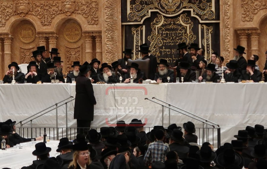 האדמו"ר מויזניץ בעריכת הטיש לרגל ט' ניסן