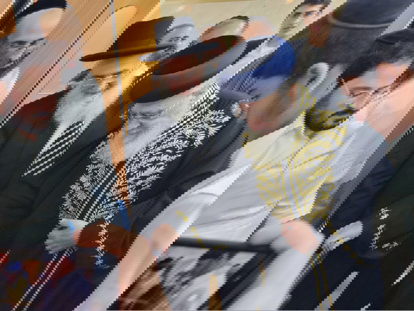 הראשון לציון באפיית מצות אצל חבר בית הדין הגדול | תיעוד