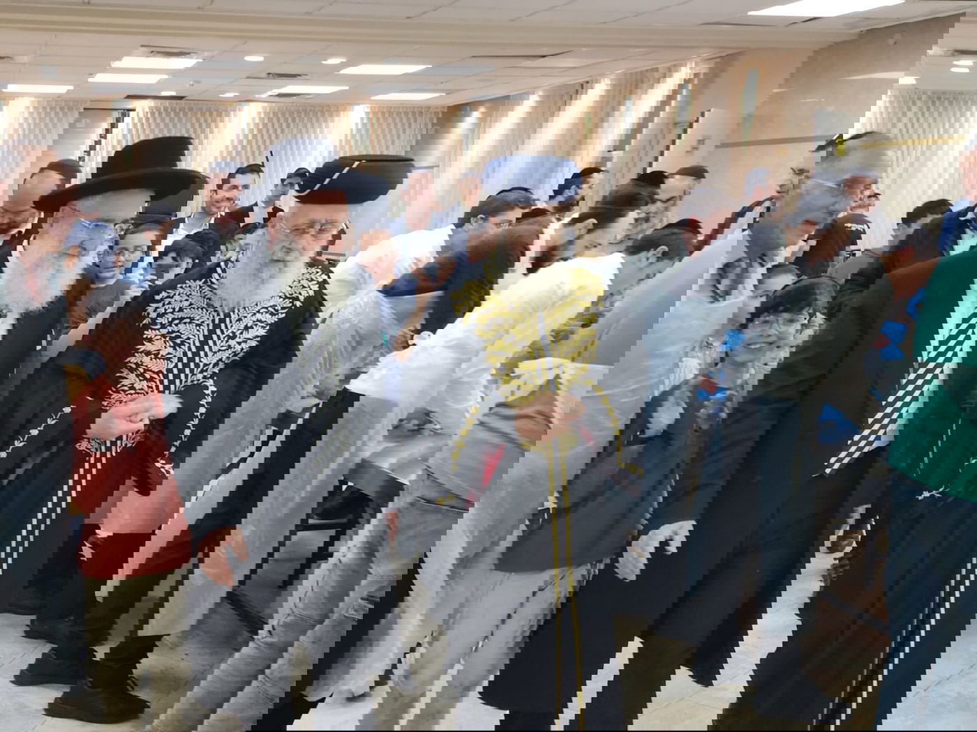 הראשון לציון באפיית מצות אצל חבר בית הדין הגדול | תיעוד