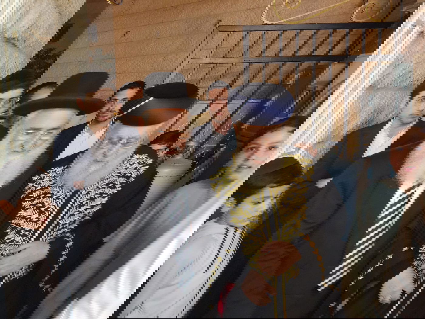 הראשון לציון באפיית מצות אצל חבר בית הדין הגדול | תיעוד