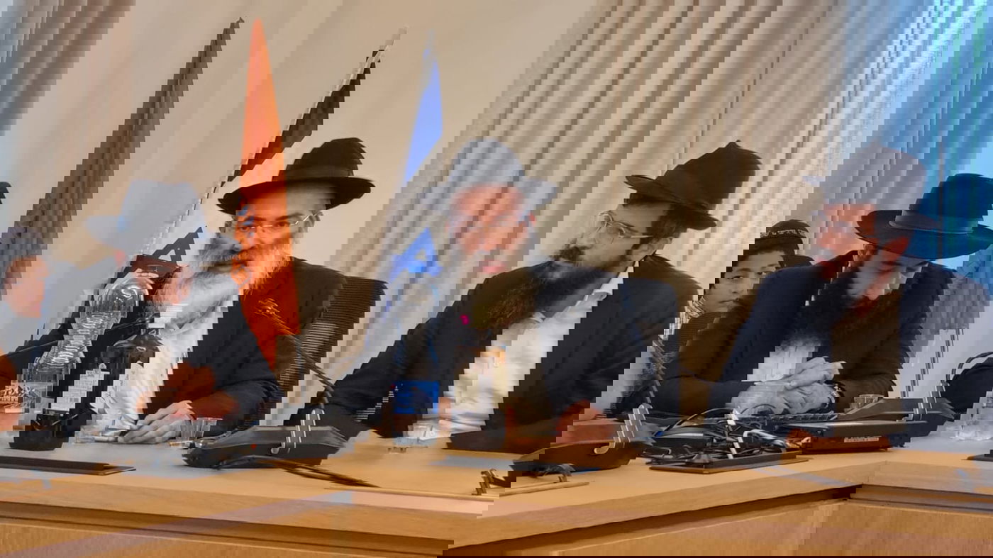 לקראת יום הולדת הרבי: המחווה של ראש העיר לחסידים