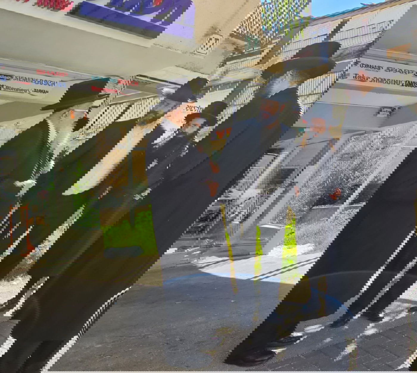 ערבי פסחים ברחובות העיר ב"ב