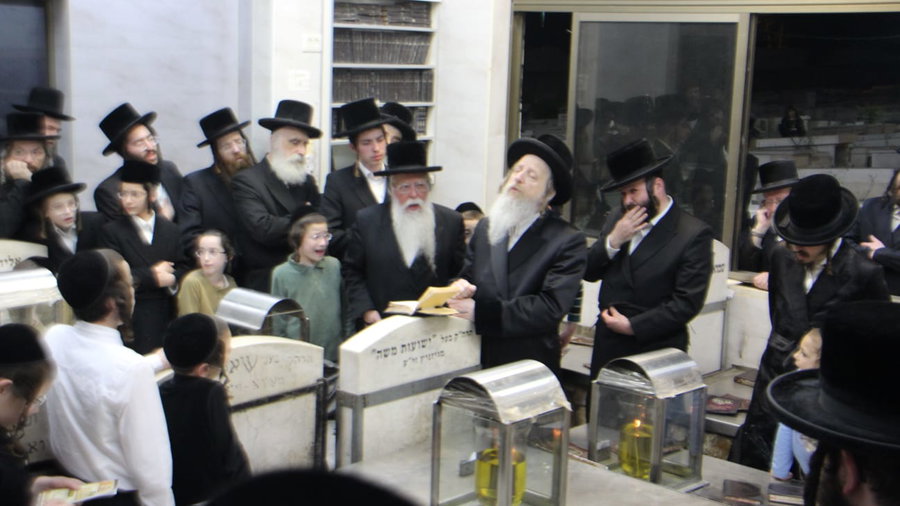 האדמו"ר מדז'יקוב באוהל בית ויזניץ