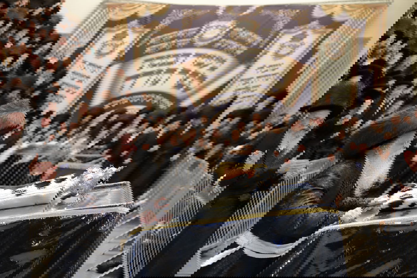 הכנסת ספר תורה משפחת בוקצ'ין לנדבורנה ירושלים