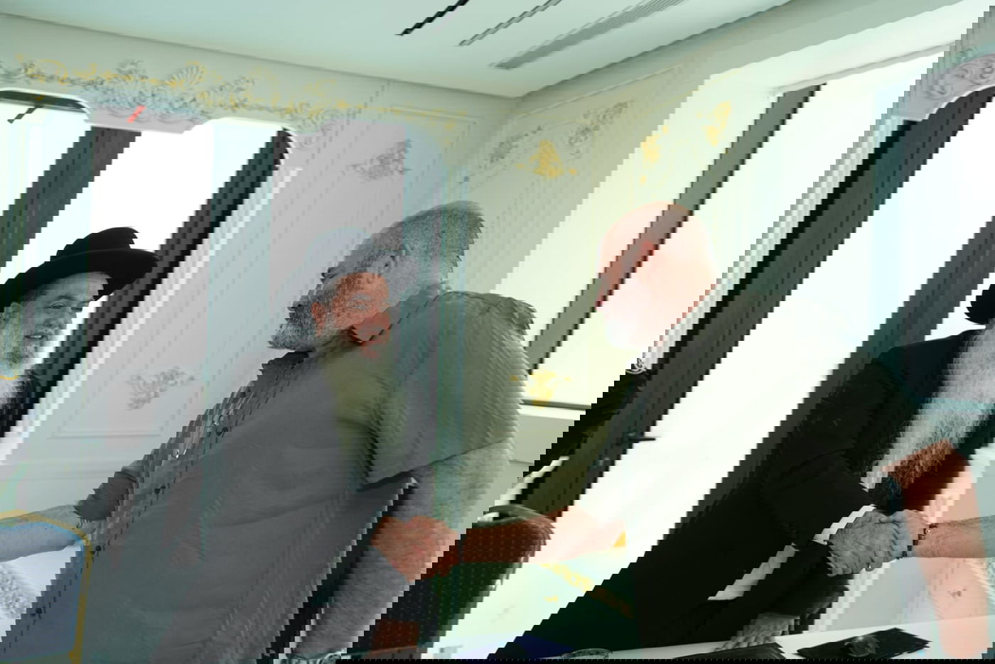 מפקדי מחוז ב"ב, ר"ג, במעונו של הרב יגאל כהן