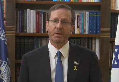 הנשיא הרצוג: "להשאיר כיסא ריק לצד שולחן הסדר לחטופים"