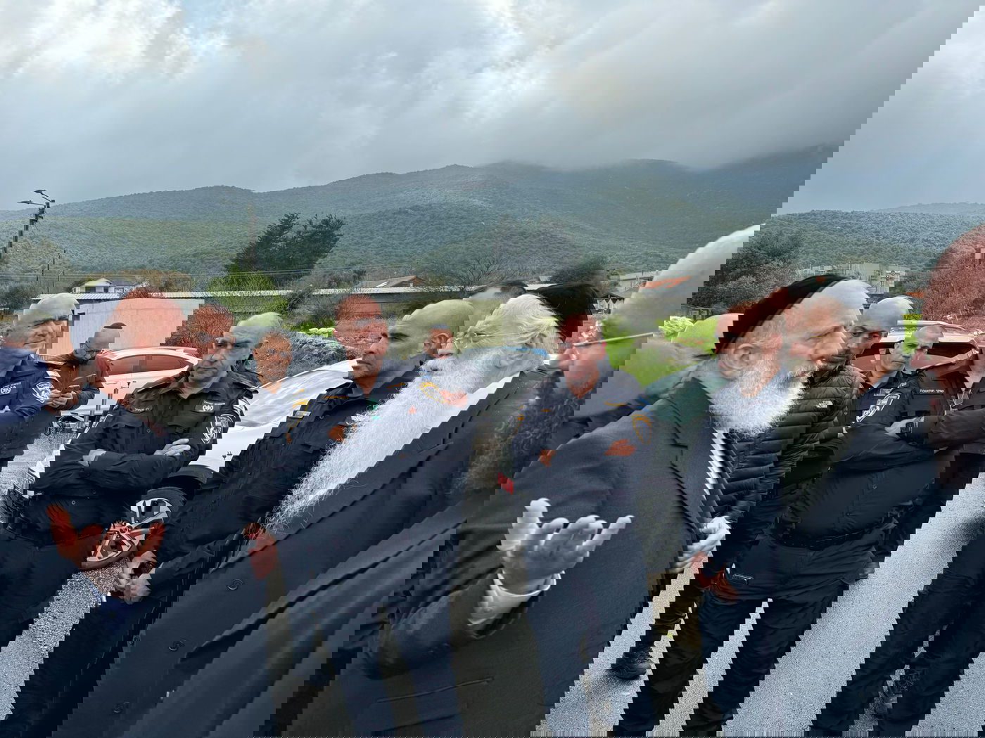 מאיר פרוש, יוסי דייט ובכירי המשטרה בהם שוקי תחאוכה, מקיימים את ההיערכות במירון להילולת הרשב"י בל"ג בעומר תשפ"ד