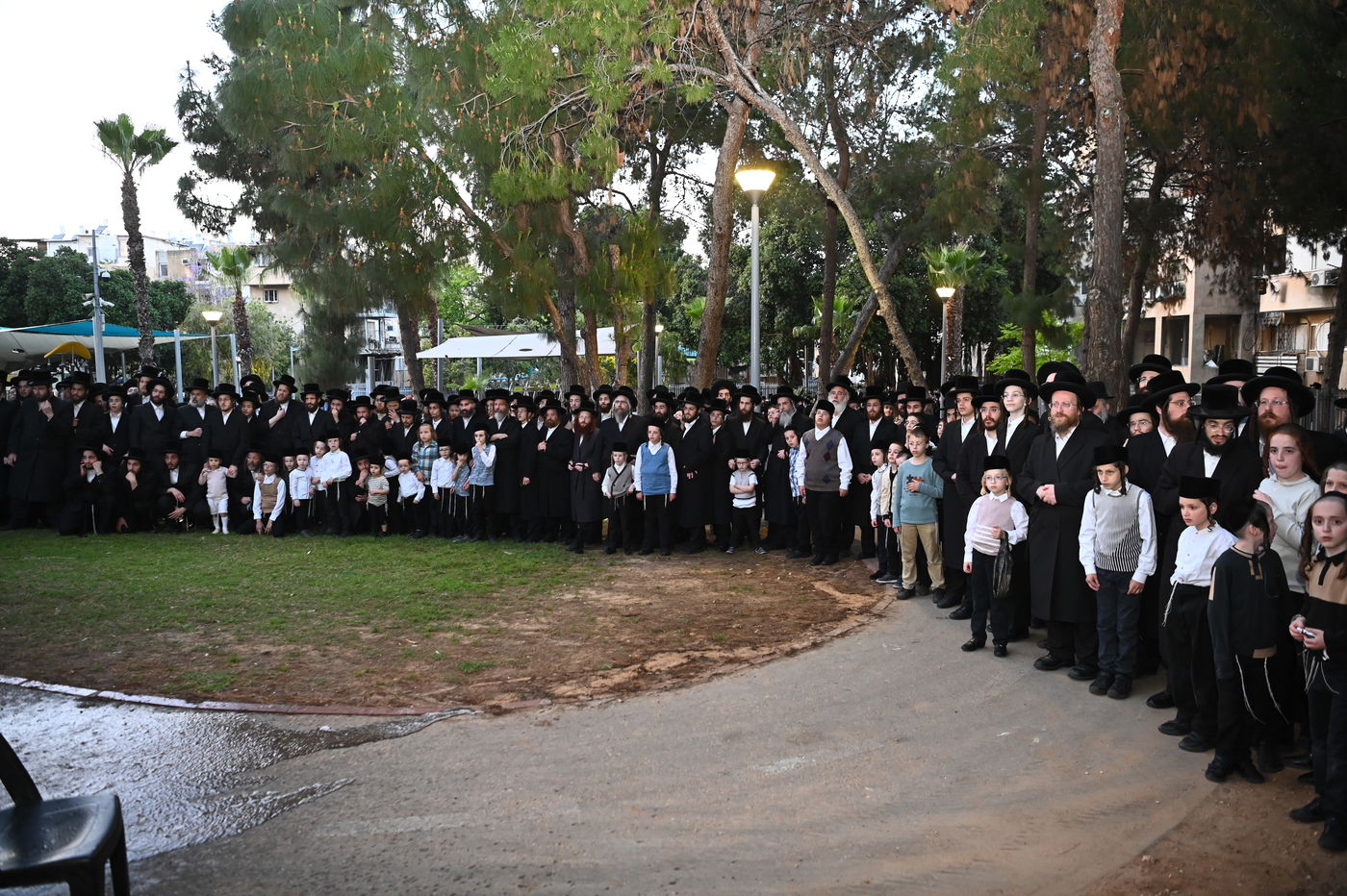 האדמו"ר מויזניץ בשאיבת מים שלנו