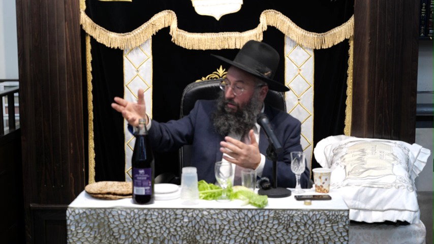 עשיית ליל הסדר בהידור עם המחשה והדגמה מפי הגאון רבי בנימין חותה בבית מדרשו אהל רחל ביתר עילית