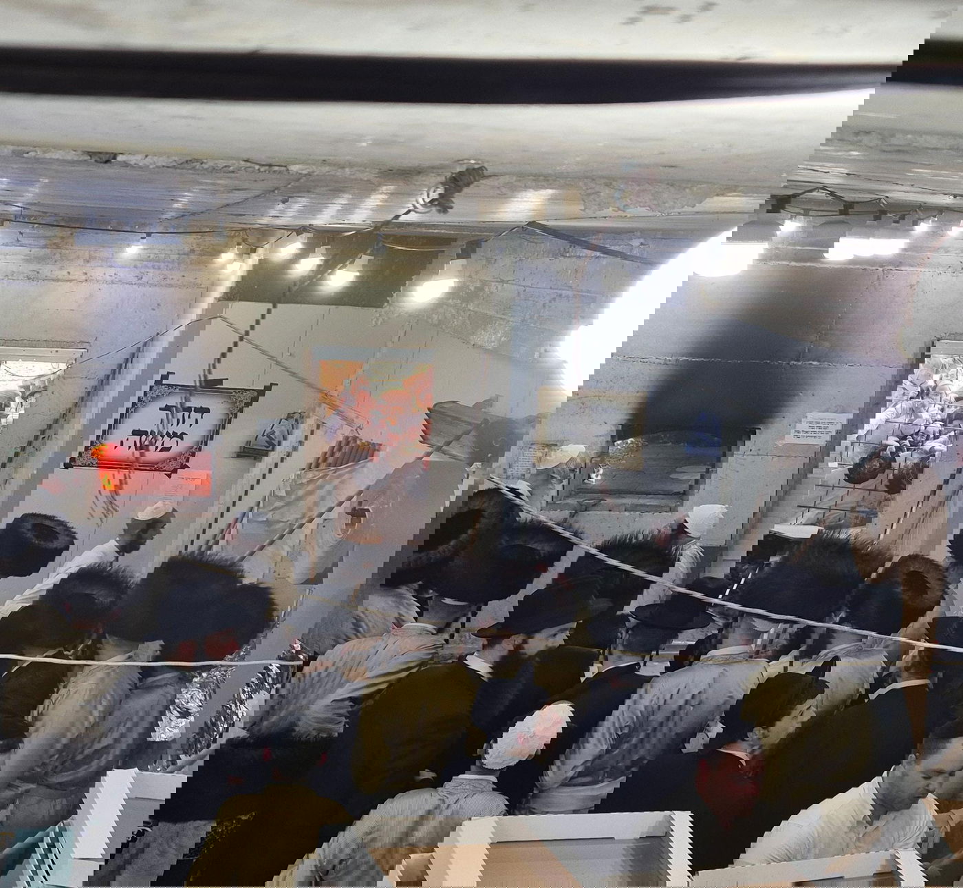 המאפיה כוסתה בנייר כסף, והחסידים הציצו ממשאית | צפו