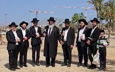7 קילומטר מעזה: הרב ערך "מי שברך" לחיילים | צפו בתיעוד
