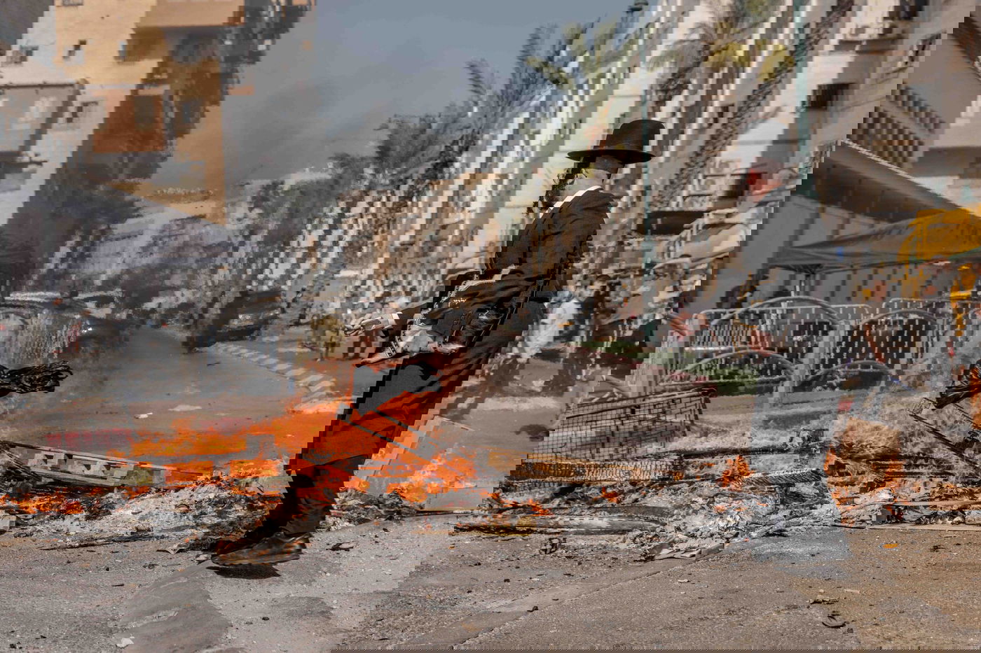 כך שרפו את שאריות החמץ ברחובות עיר התורה והחסידות