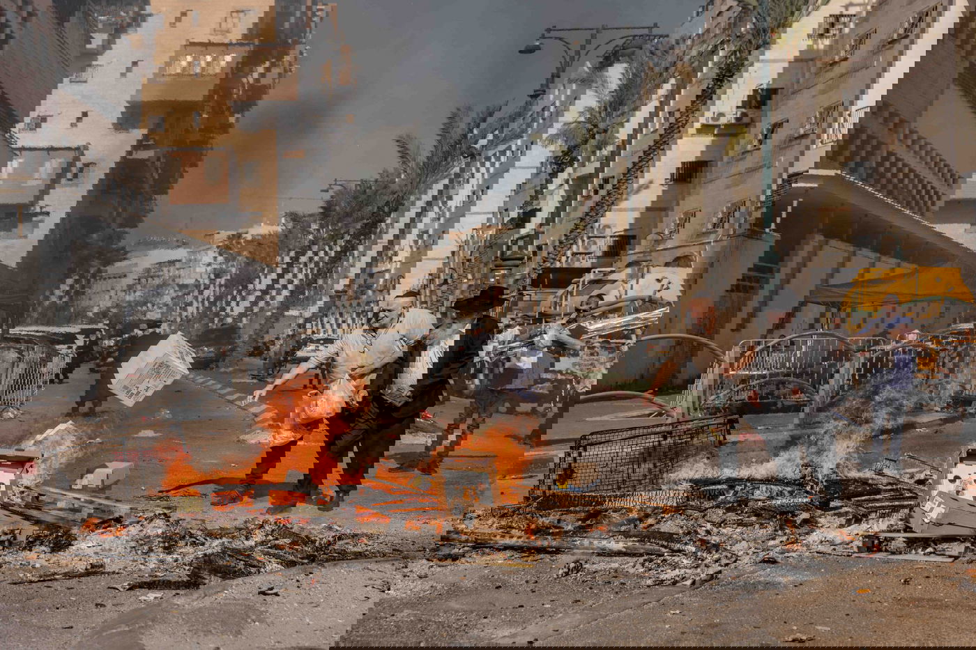 כך שרפו את שאריות החמץ ברחובות עיר התורה והחסידות