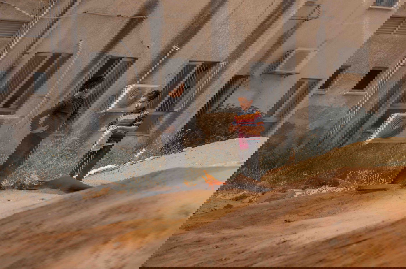 כך שרפו את שאריות החמץ ברחובות עיר התורה והחסידות