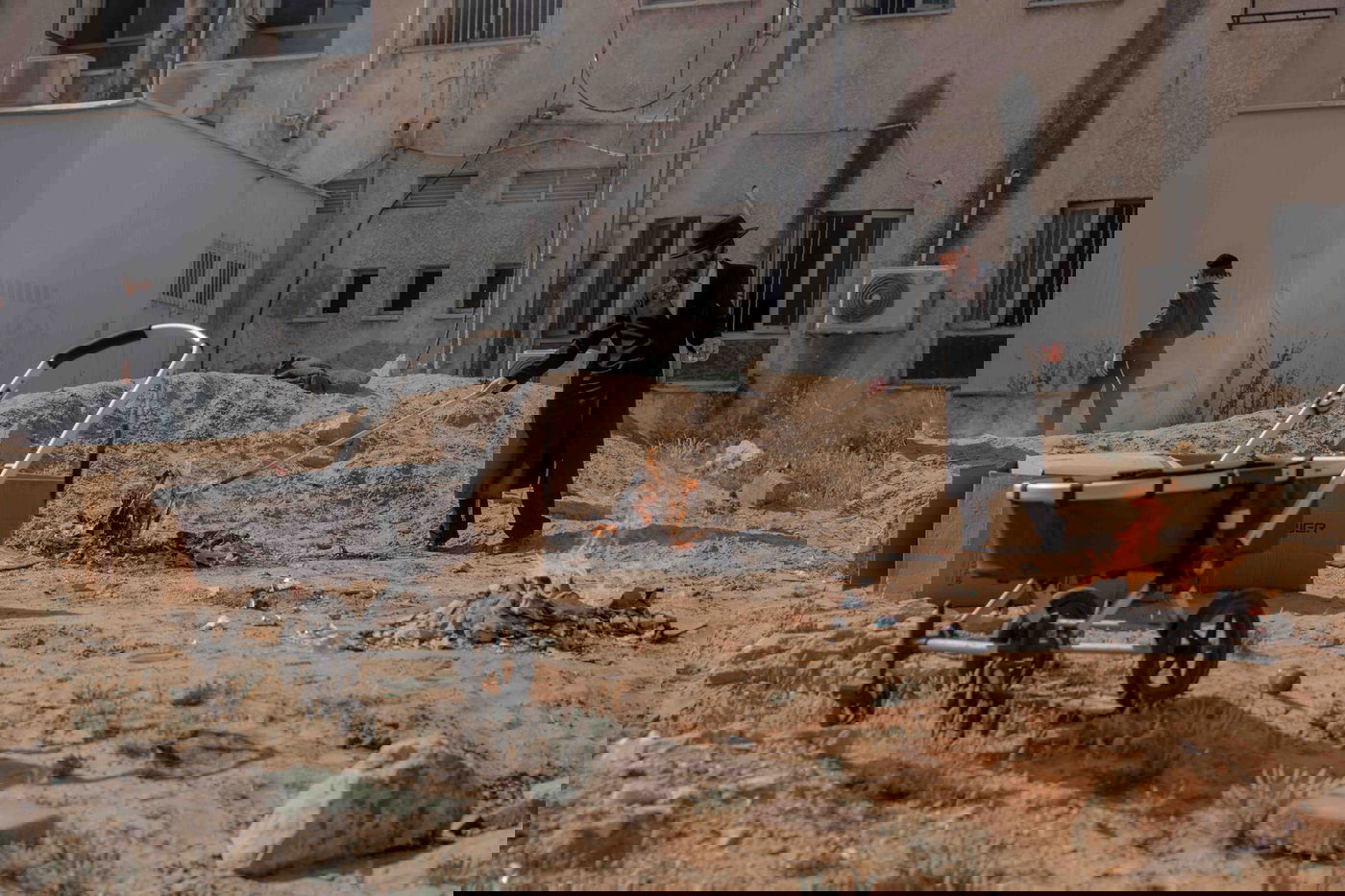 כך שרפו את שאריות החמץ ברחובות עיר התורה והחסידות