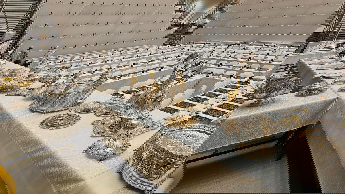 שולחן ליל הסדר של האדמו"ר מויזניץ 