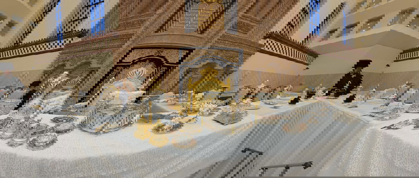 שולחן ליל הסדר של האדמו"ר מויזניץ 