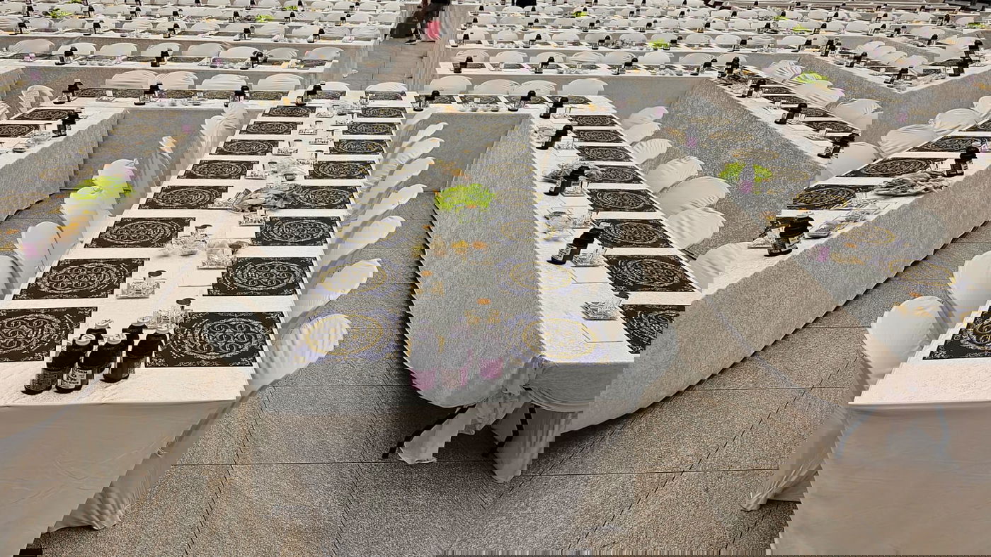 שולחן ליל הסדר של האדמו"ר מויזניץ 