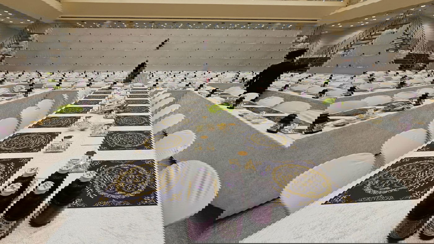 שולחן ליל הסדר של האדמו"ר מויזניץ 