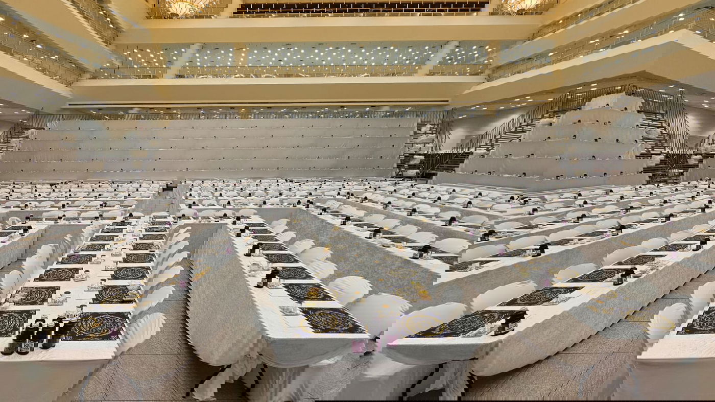 שולחן ליל הסדר של האדמו"ר מויזניץ 