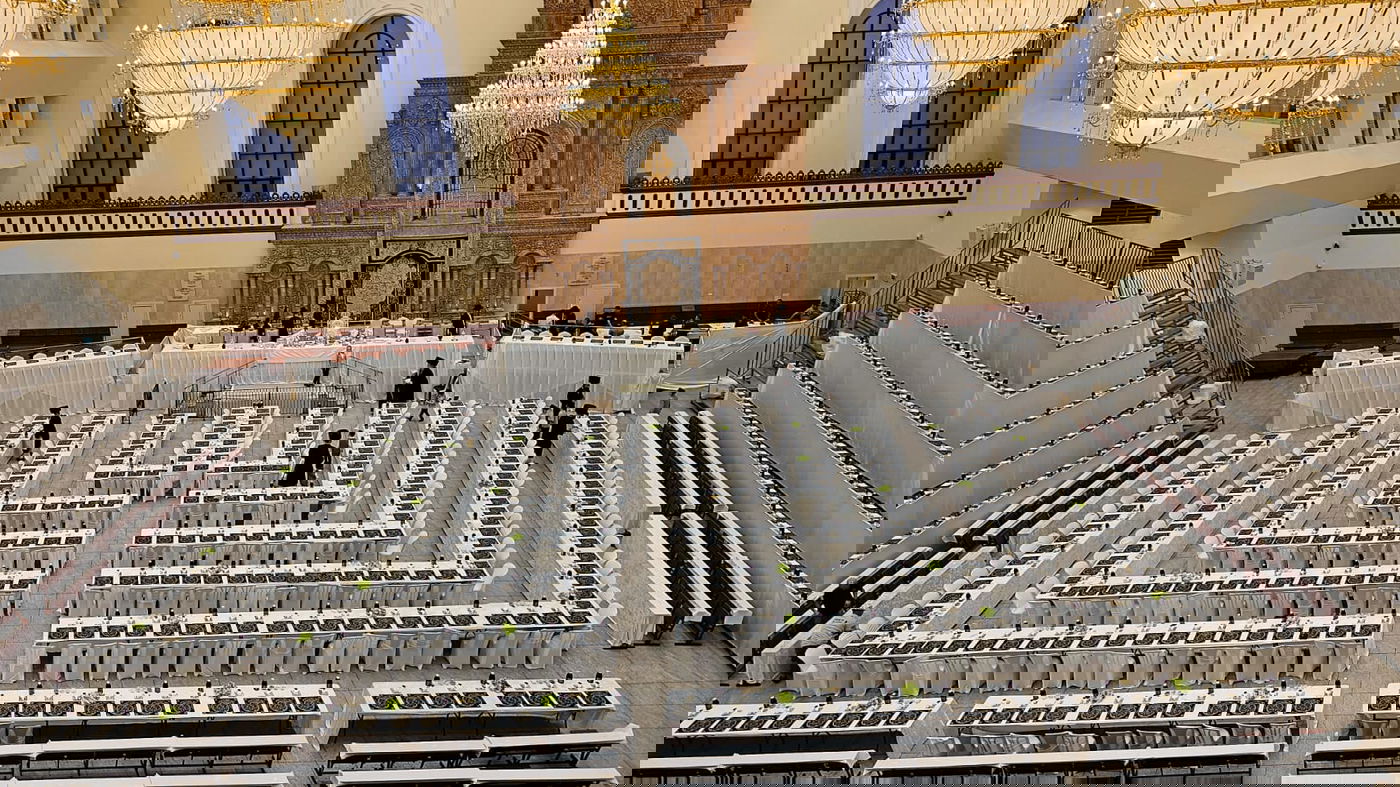 שולחן ליל הסדר של האדמו"ר מויזניץ 