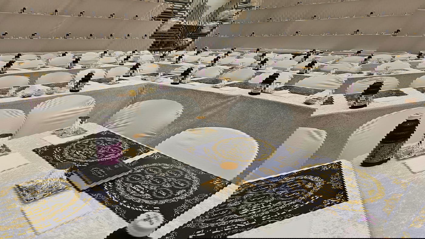 שולחן ליל הסדר של האדמו"ר מויזניץ 