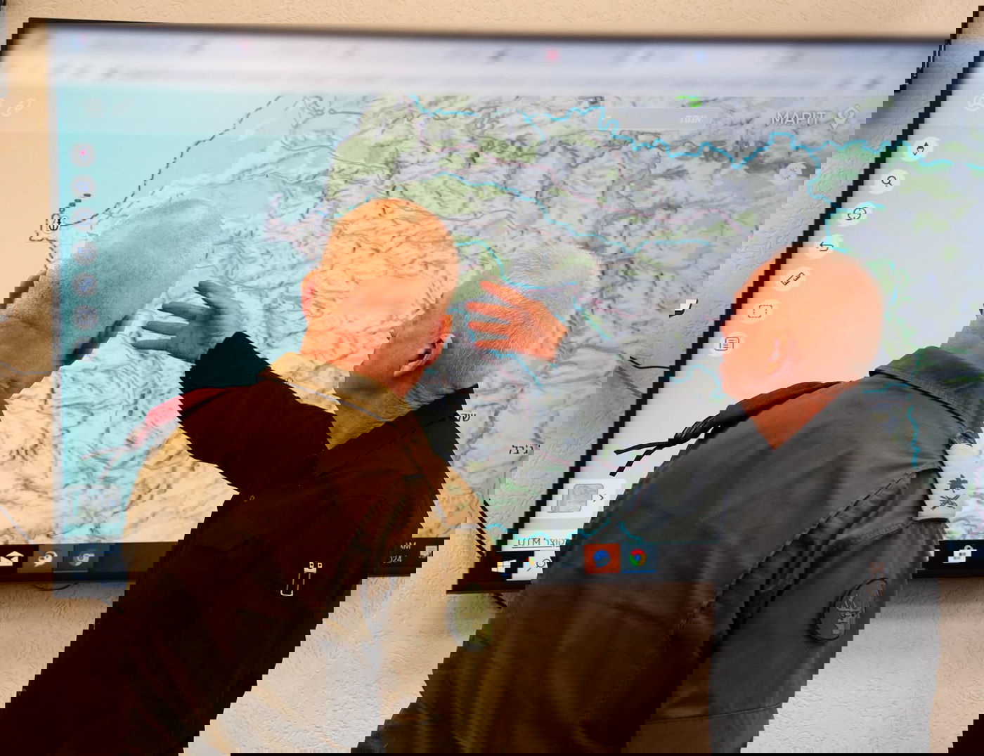 שר הביטחון בגבול הצפון