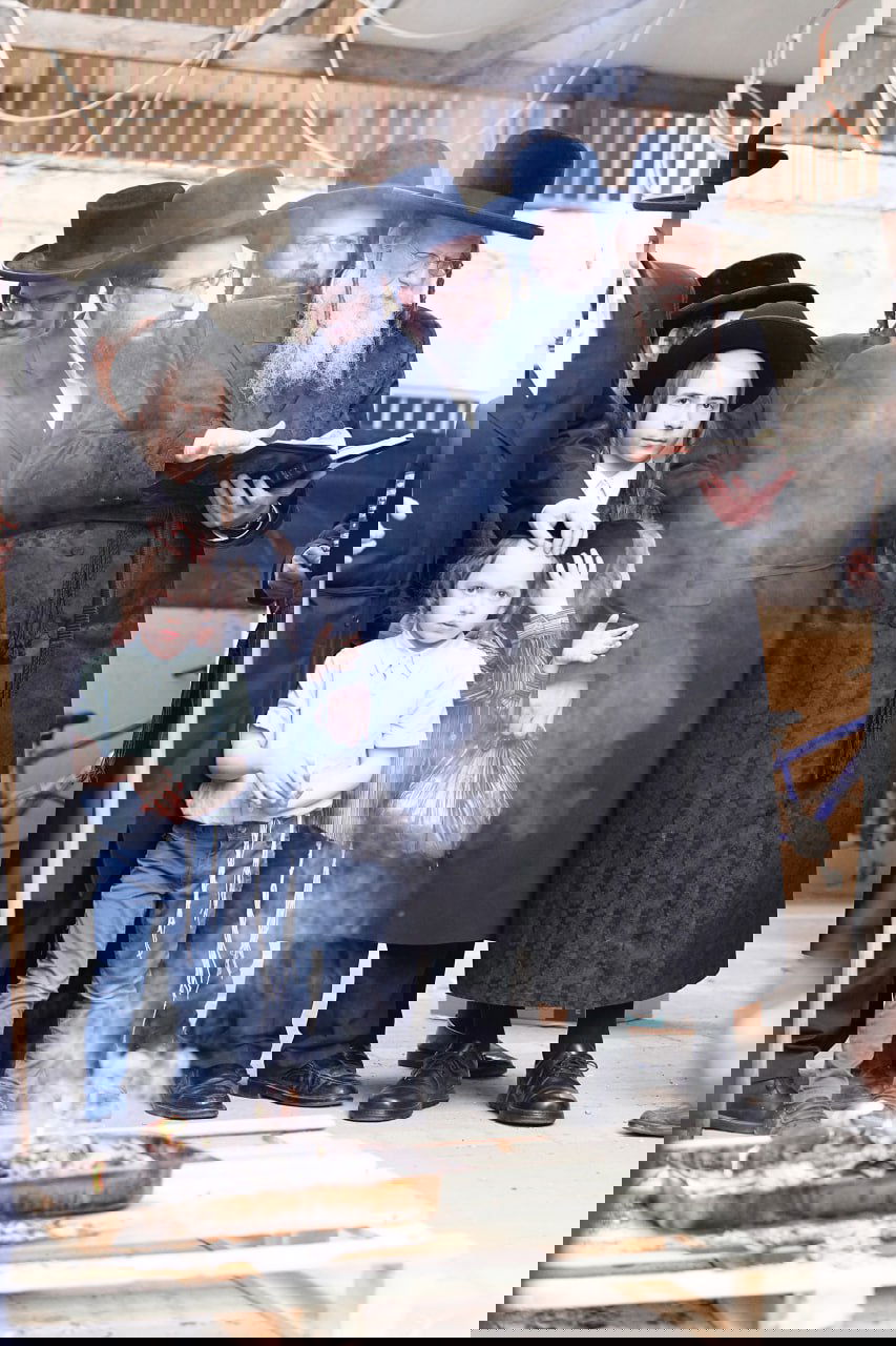 האדמו"ר ממודזיץ בשריפת חמץ