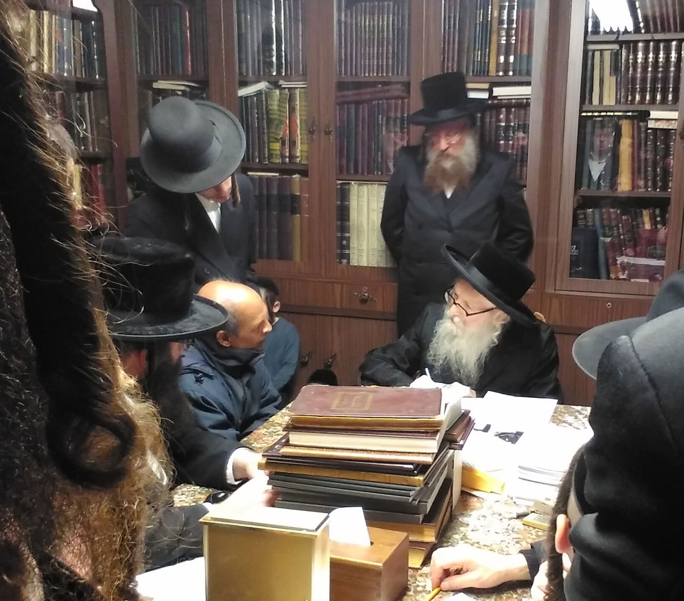 האדמו"ר מסערדאהעלי במכירת חמץ לגוי הותיק