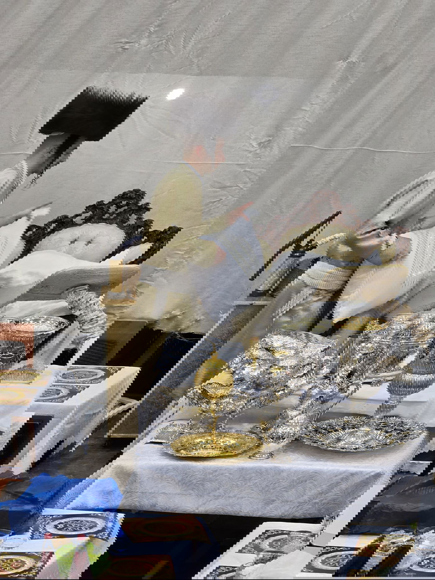 שולחן ליל הסדר של האדמו"ר מתולדות אברהם יצחק