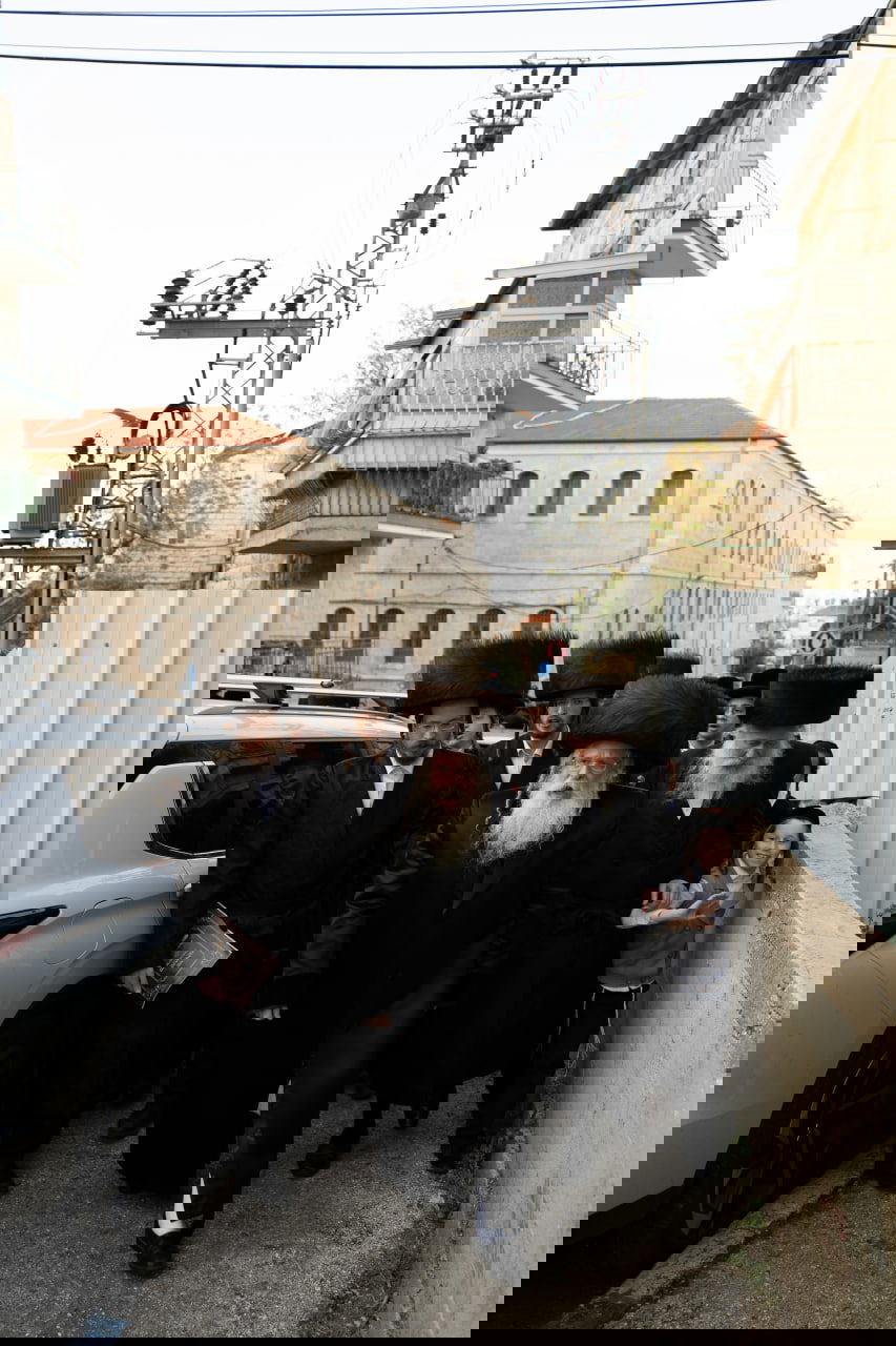 האדמו"ר מנדבורנה ירושלים בברכת האילנות