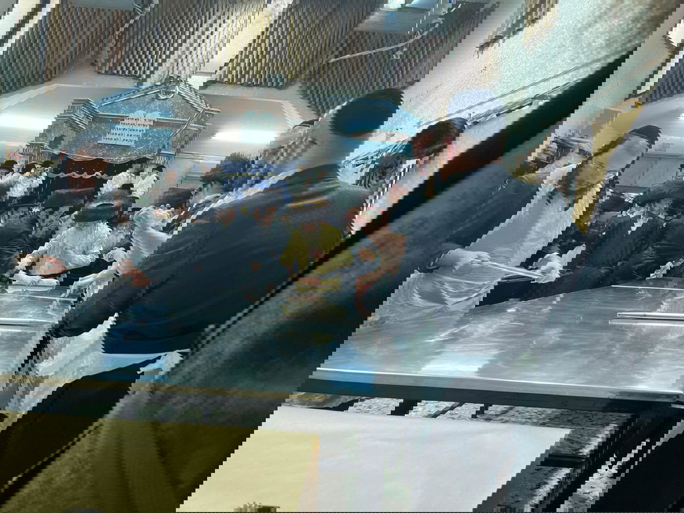 האדמו"ר ממחנובקה בעלזא בערב פסח