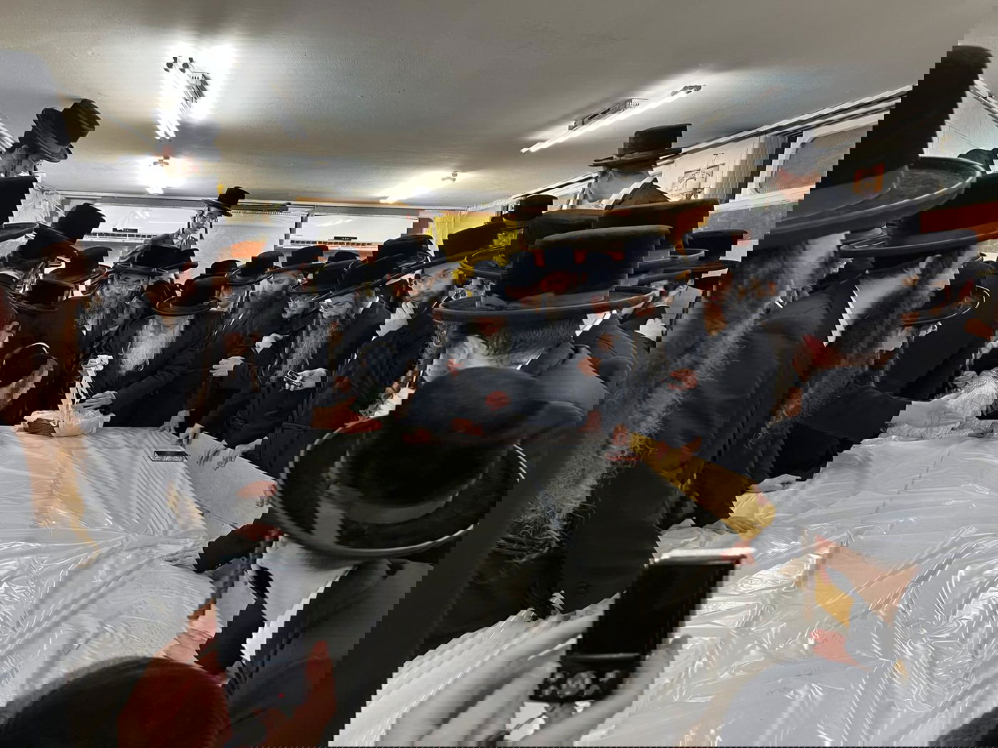 האדמו"ר ממחנובקה בעלזא בערב פסח