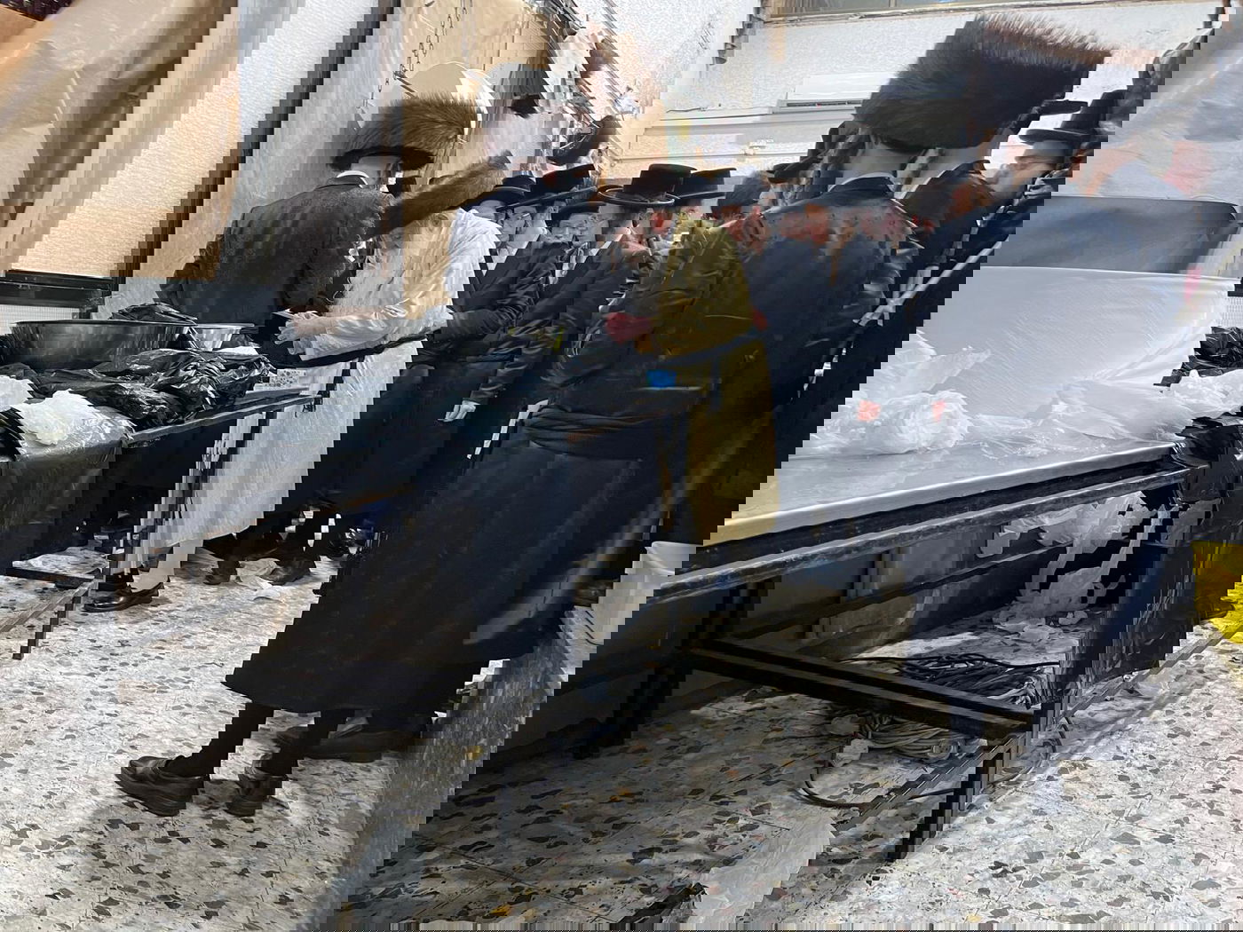 האדמו"ר ממחנובקה בעלזא בערב פסח