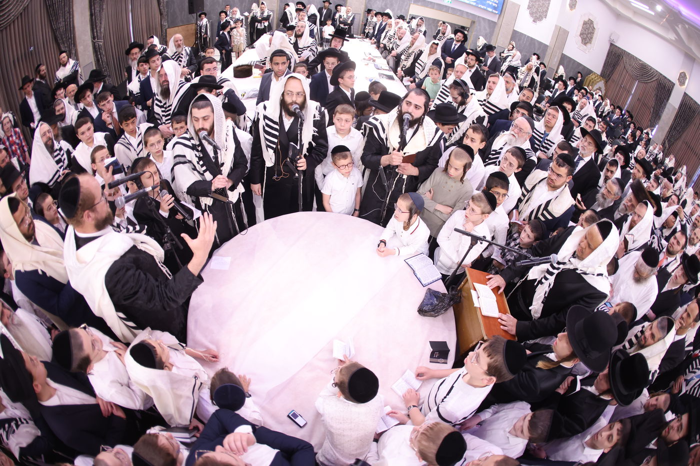 ברכת כהנים בהיכל ישיבת טשכנוב