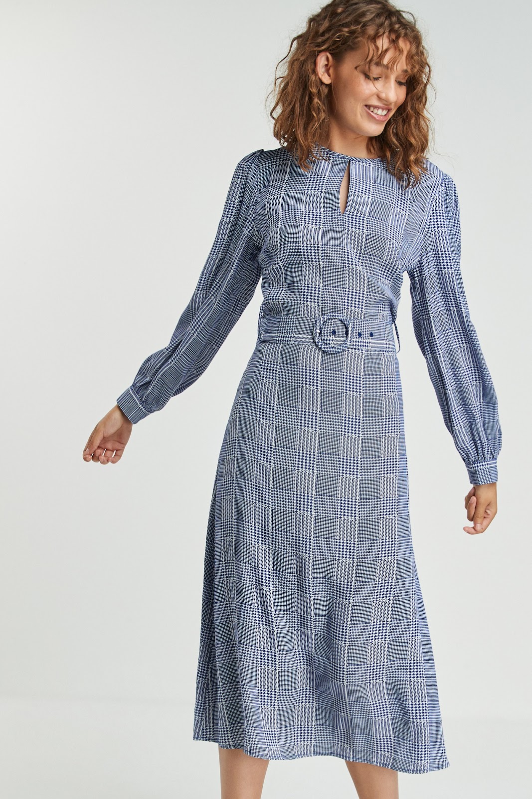 מצאנו 10 שמלות חגיגיות בפחות מ-200 שח