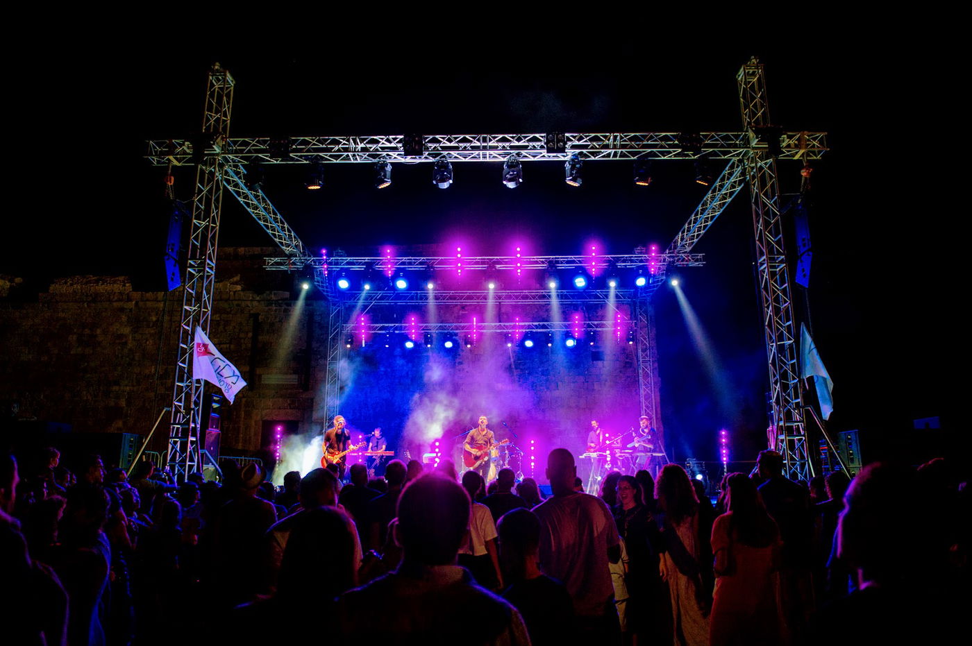 צפו: המופע ההיסטורי של ישי ריבו בקפריסין