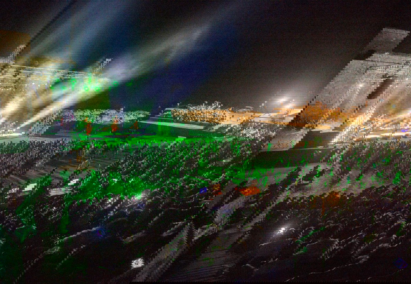 צפו: המופע ההיסטורי של ישי ריבו בקפריסין