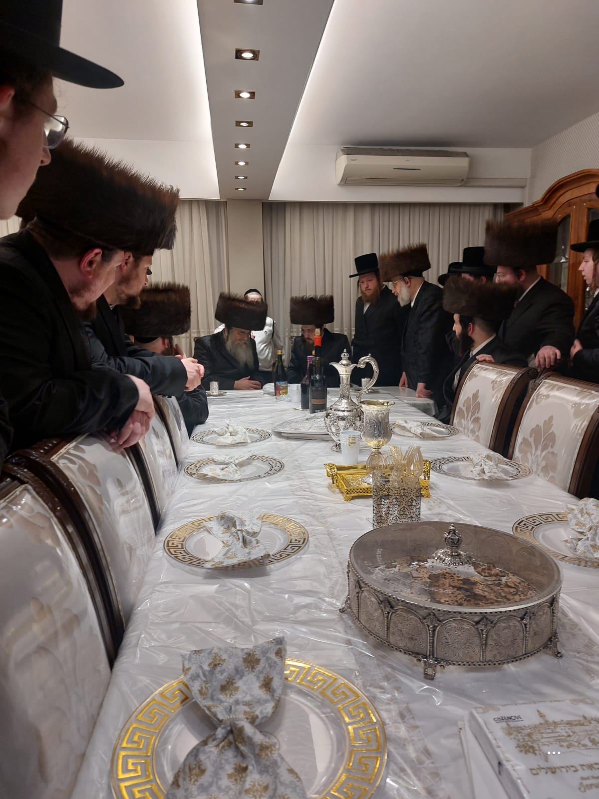 האדמו"ר מסאדיגורה בביקור בבית גאב"ד אנטווערפן