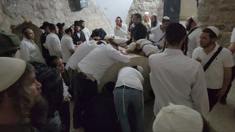לראשונה מתחילת המלחמה: המשפחות השכולות נכנסו לקבר יוסף