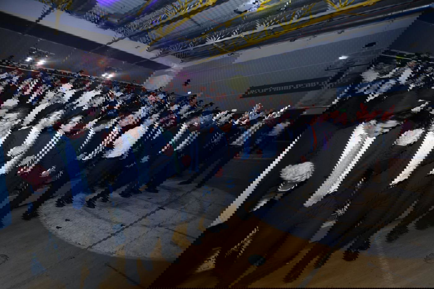 הגר"ז כהן בהקבלת פני רבו ברגל