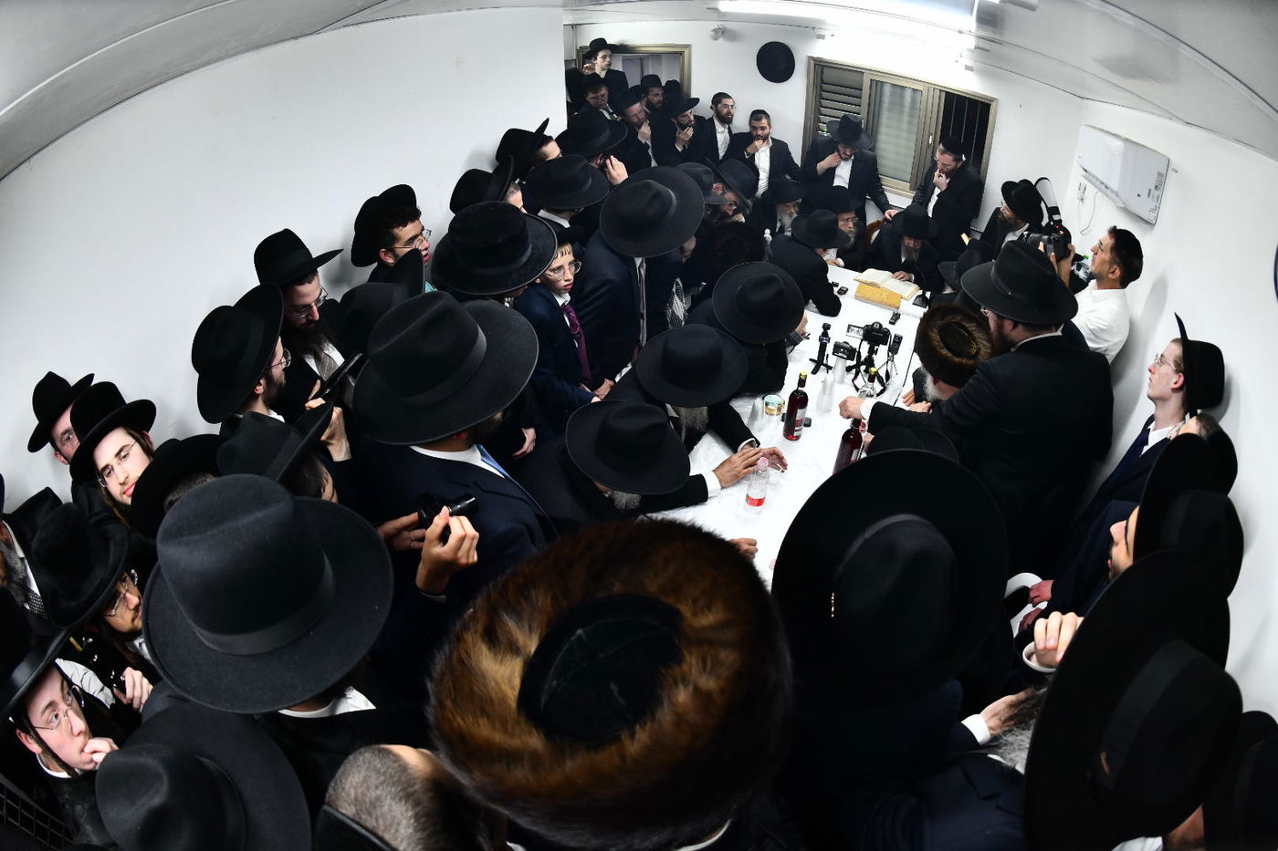 הקבלת פני רבו בבית הגר"ד לנדו