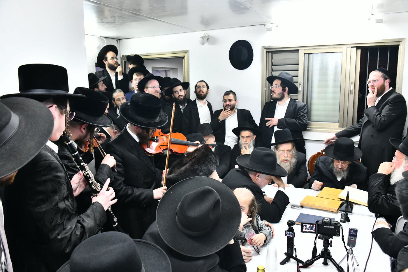 הקבלת פני רבו בבית הגר"ד לנדו