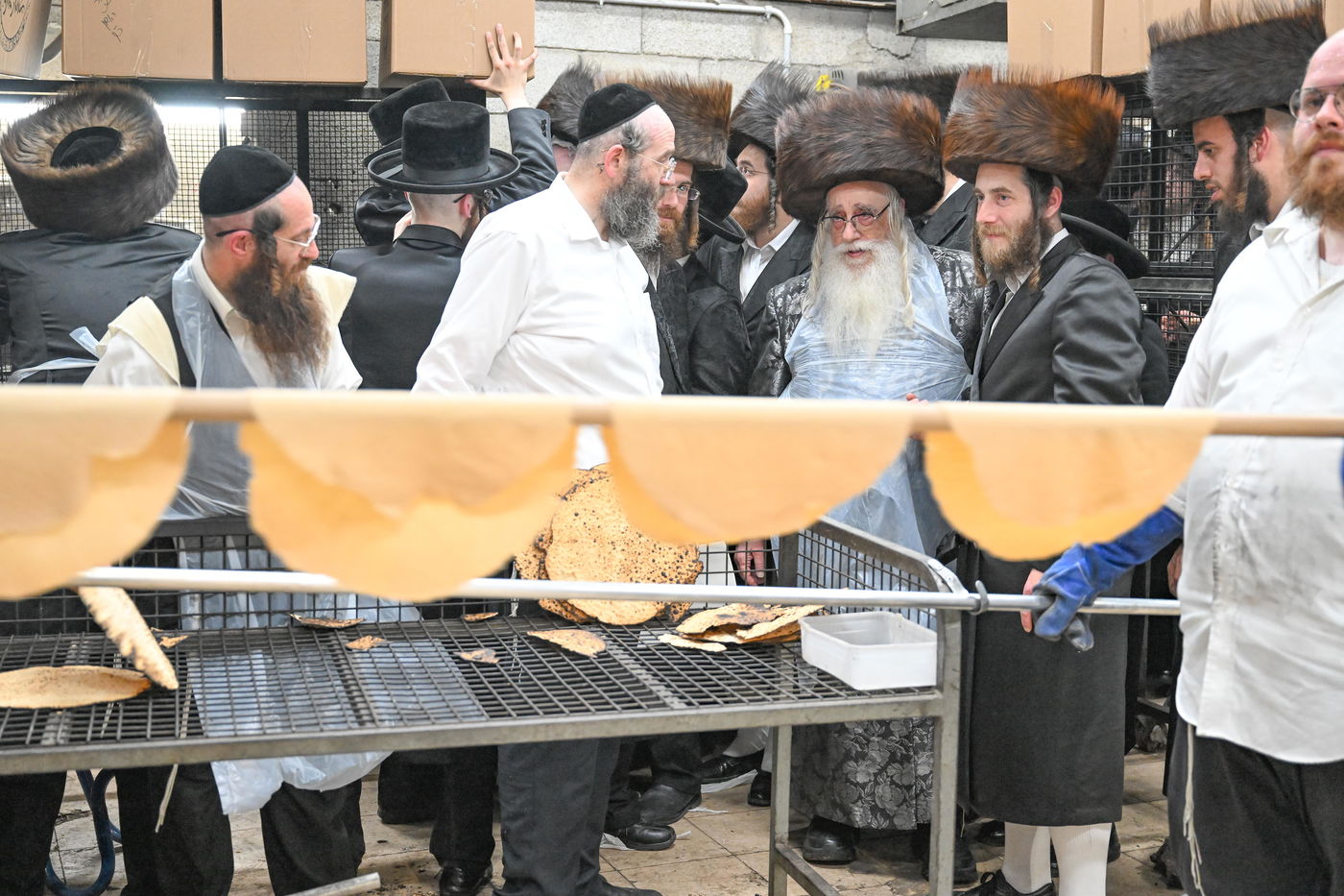 אפיית מצות ערב פסח