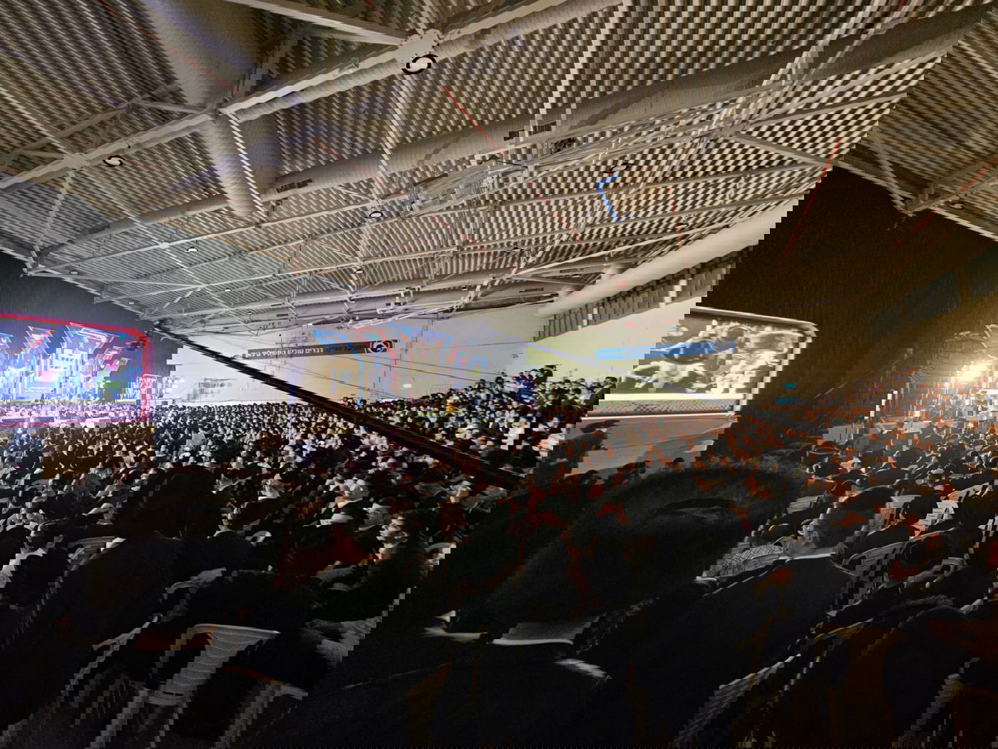 אירוע חלוקת המלגות של תוכנית "כתבתם" בעיריית ביתר עילית בראשות המשגיח הגאון רבי דן סגל