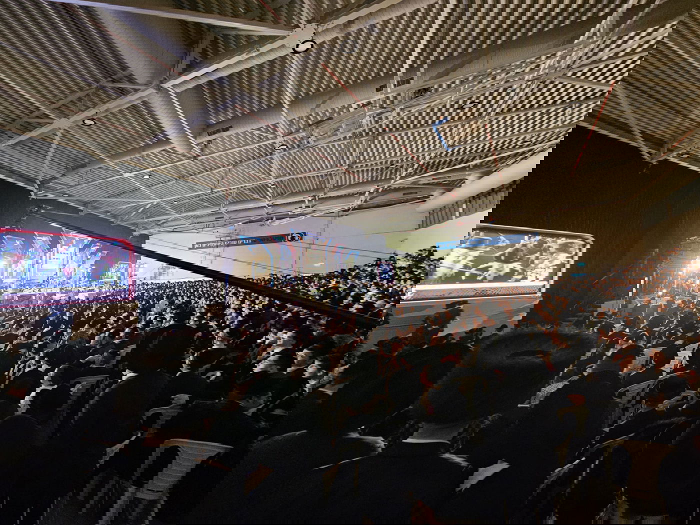 אירוע חלוקת המלגות של תוכנית "כתבתם" בעיריית ביתר עילית בראשות המשגיח הגאון רבי דן סגל