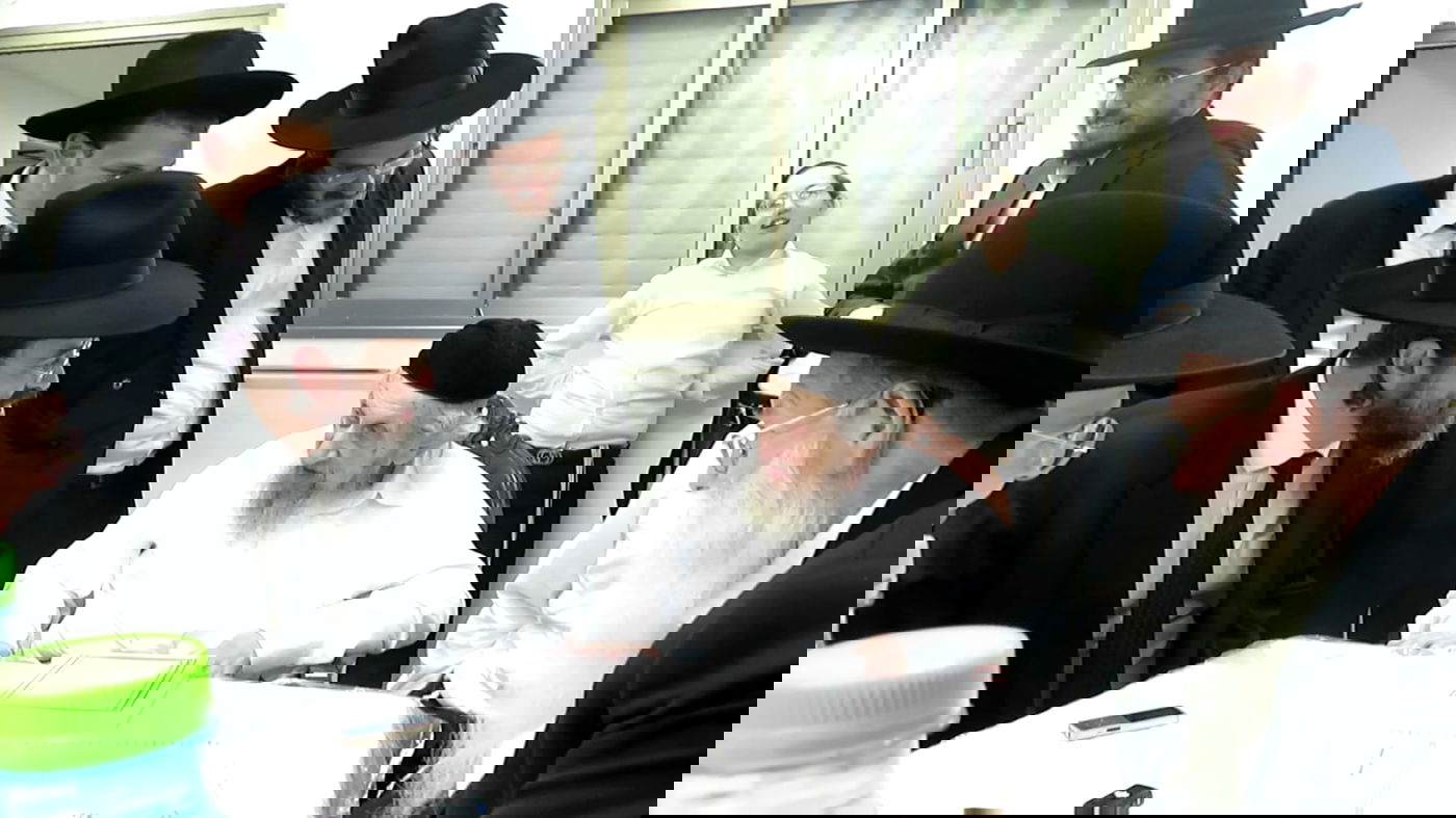 פסח במחיצת הגר"ד לנדו